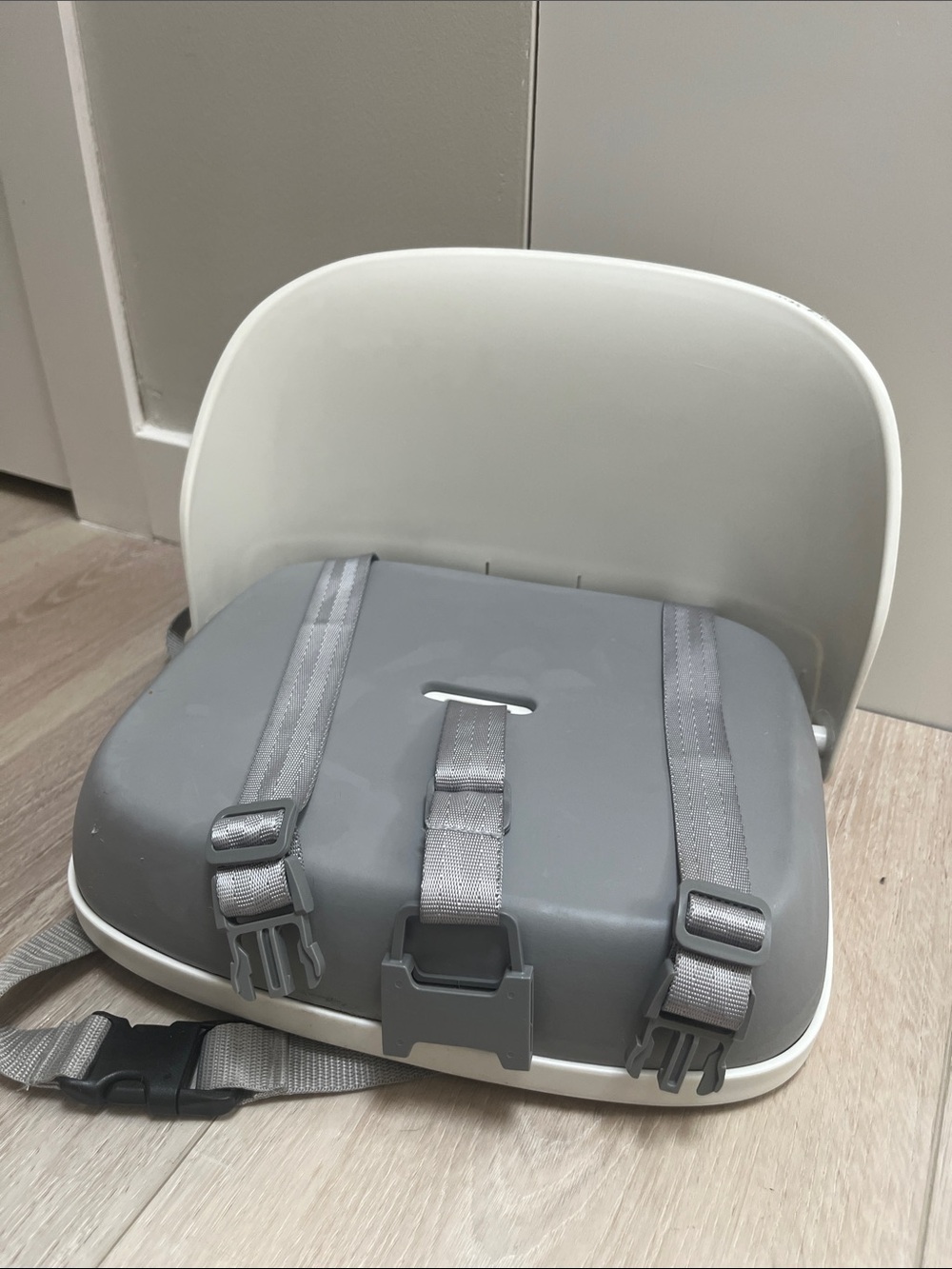 Oxo tot perch booster seat with straps gray